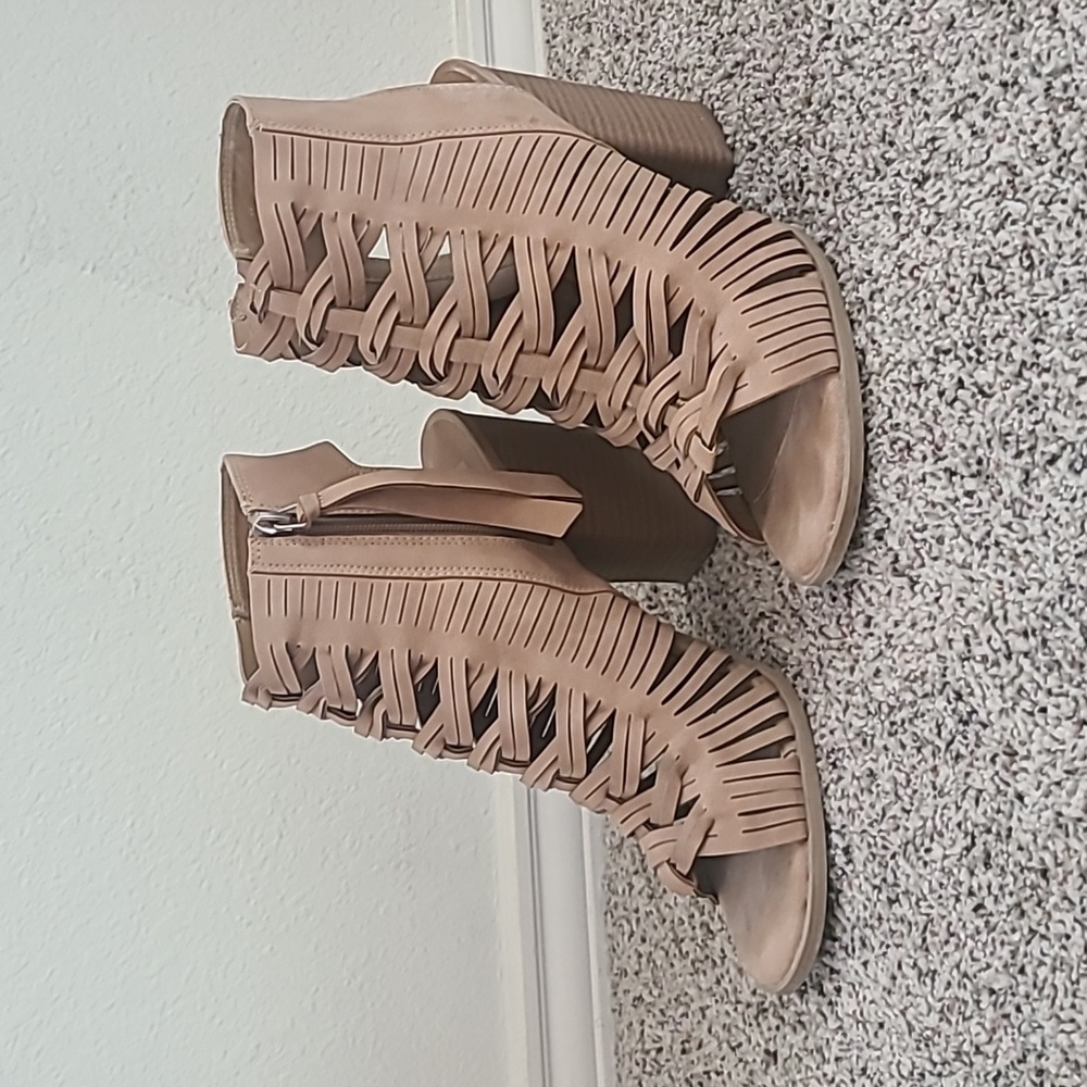 Dolce Vita size 11 open toe chunky heel